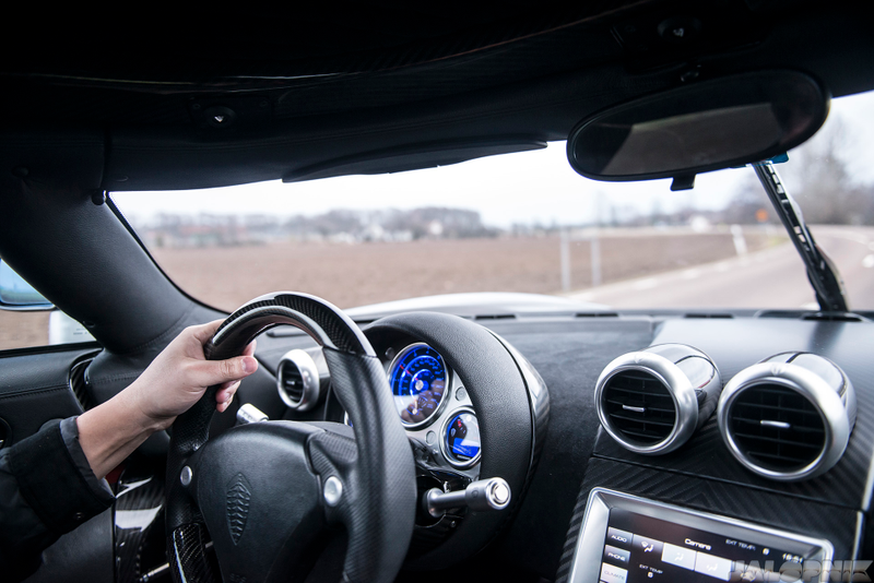 Illustration for article titled 2009 Koenigsegg CCXR Edition: The Jalopnik 180 MPH Runway Blast